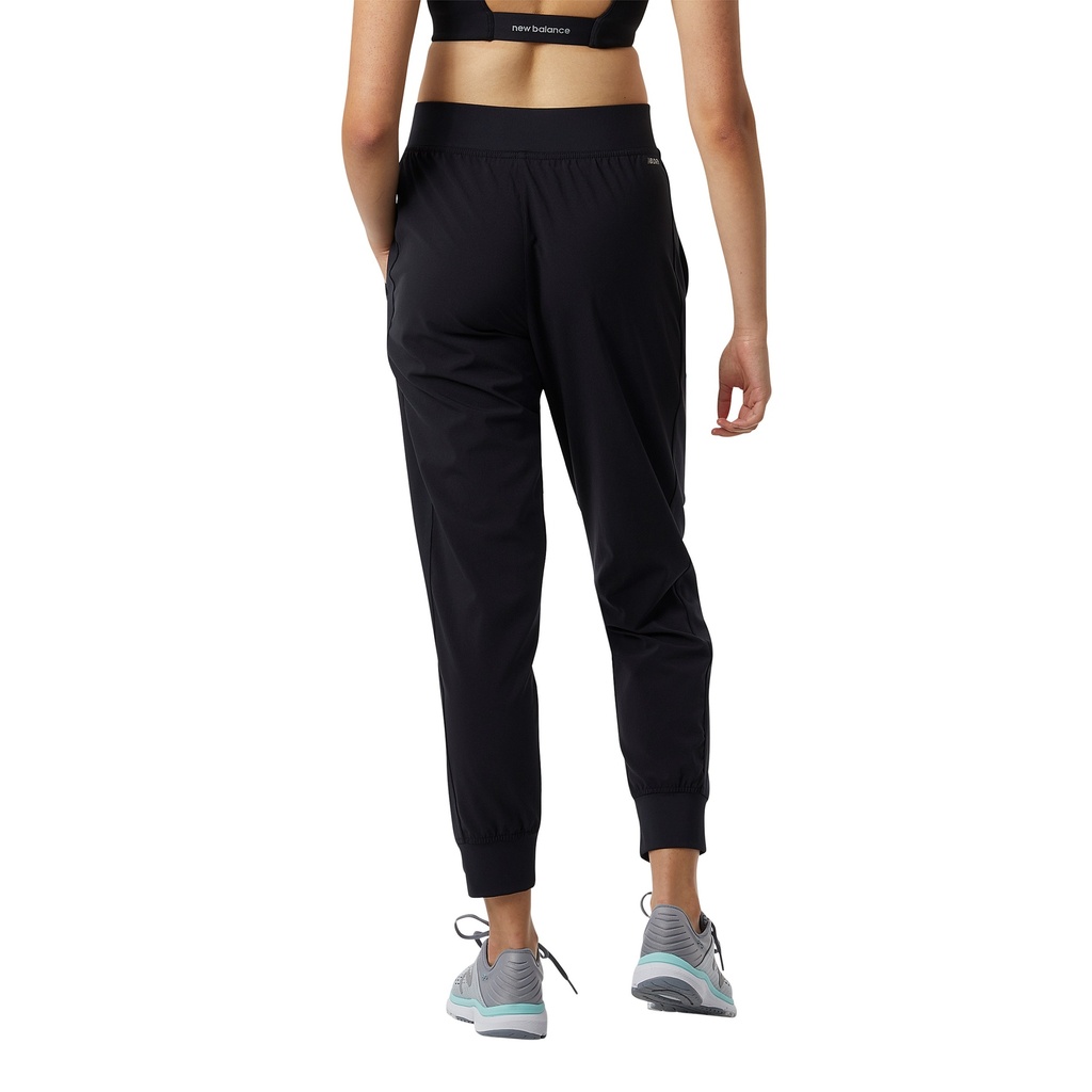 Jogger de Mujer New Balance Accelerate Negro