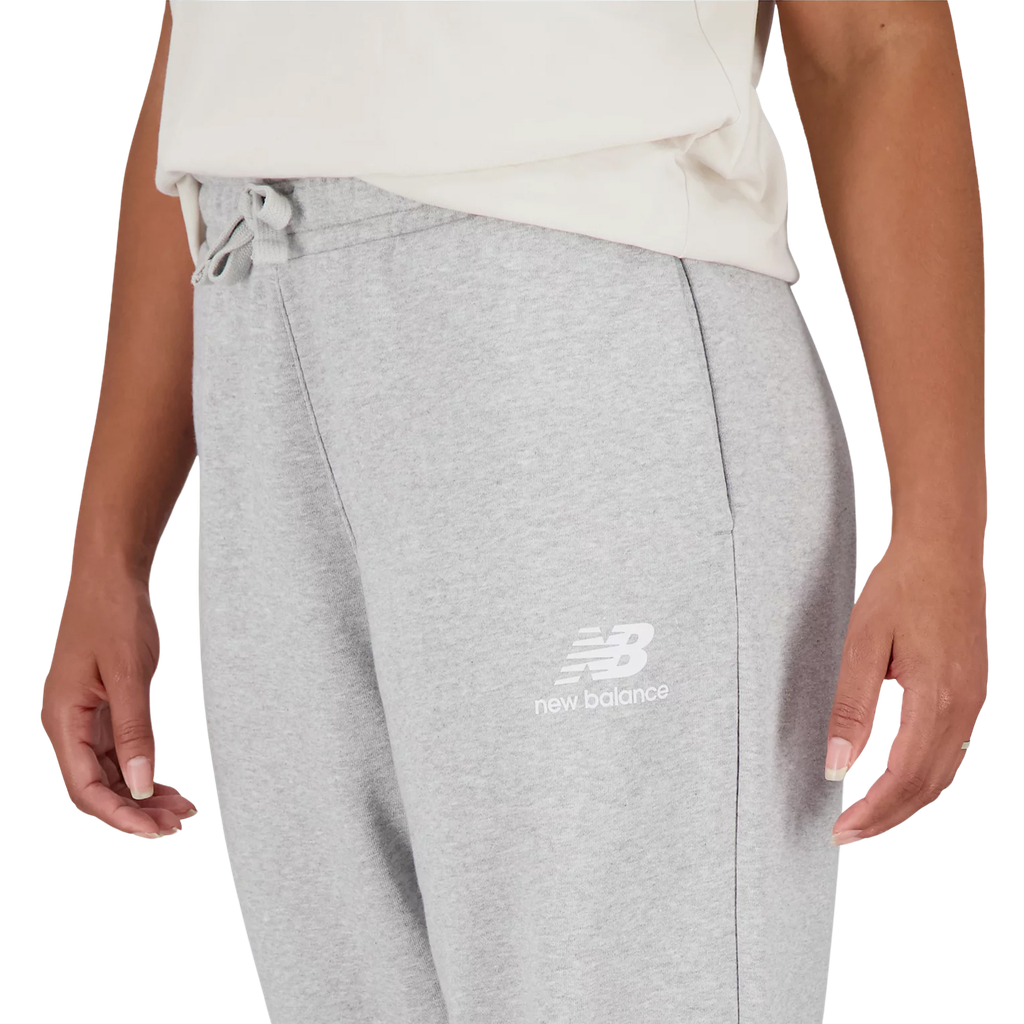 Pantalón Mono Ancho Mujer New Balance Essentials Stacked Logo French Terry